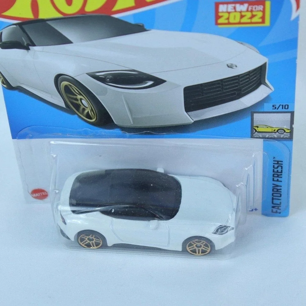 Hot Wheels White Nissan Z Proto Toy Car - NEW